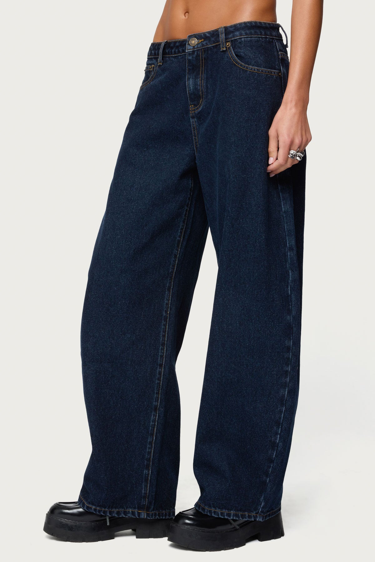 Jillian Low Rise Oversized Barrel Jeans - Image 4