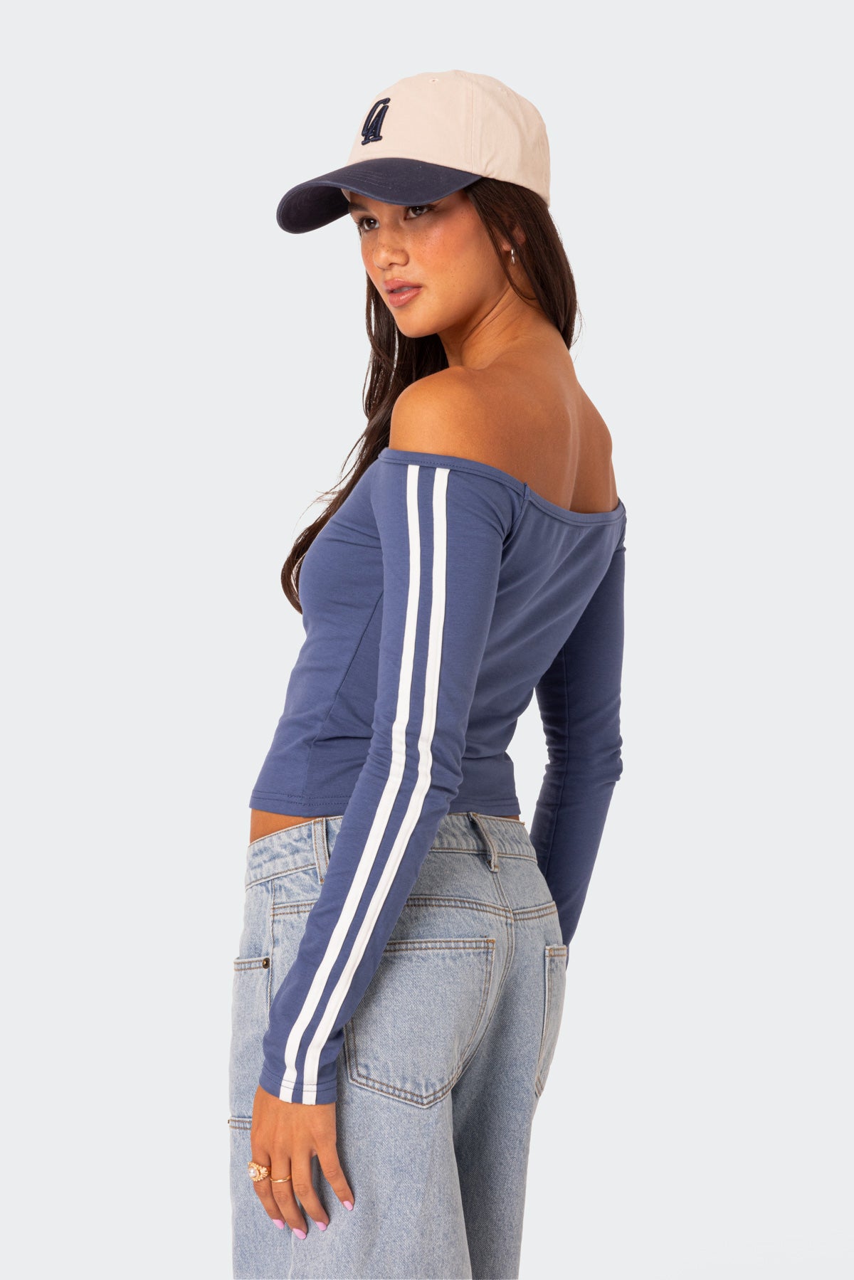 90'S Off Shoulder Long Sleeve T Shirt - Image 4