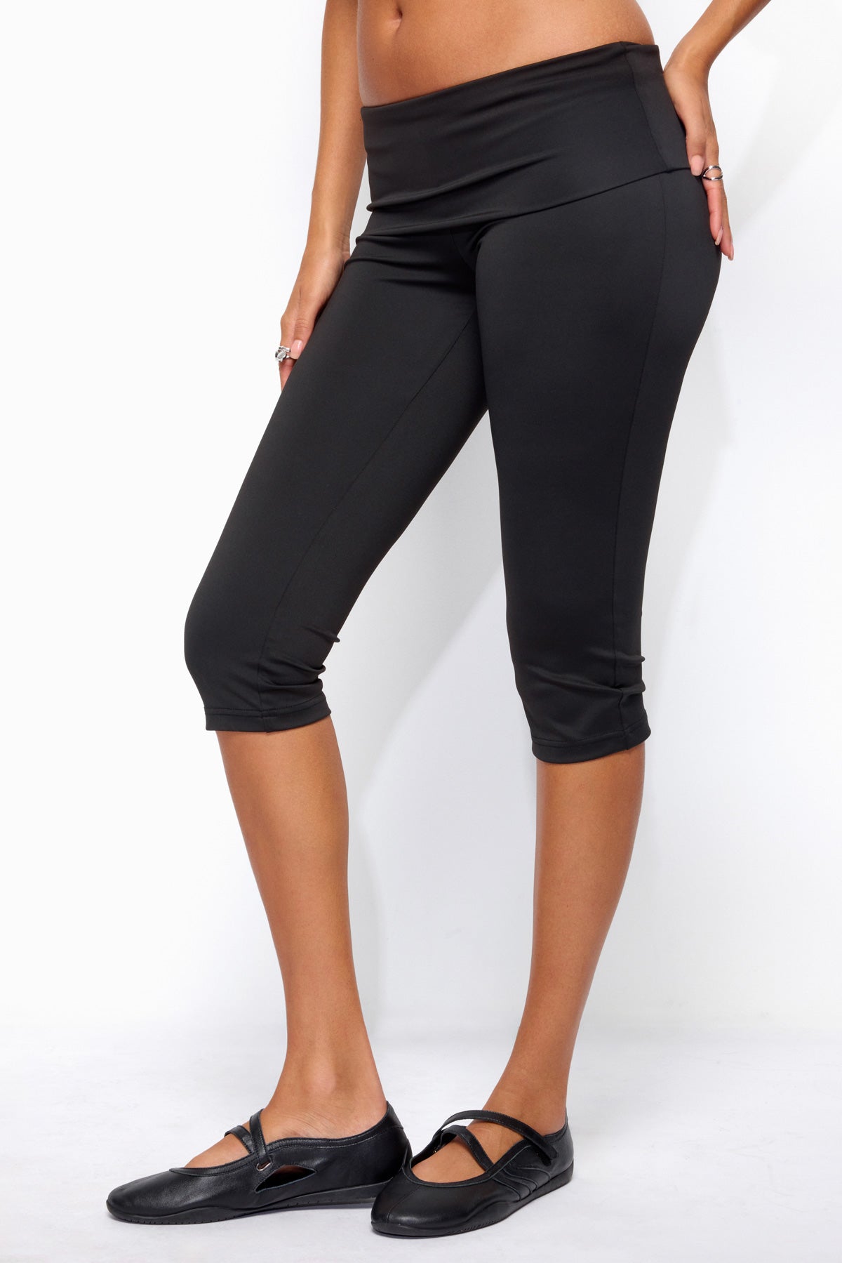 Ravena Foldover Capri Leggings - Image 3