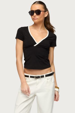 Yulenna Contrast V Neck Top